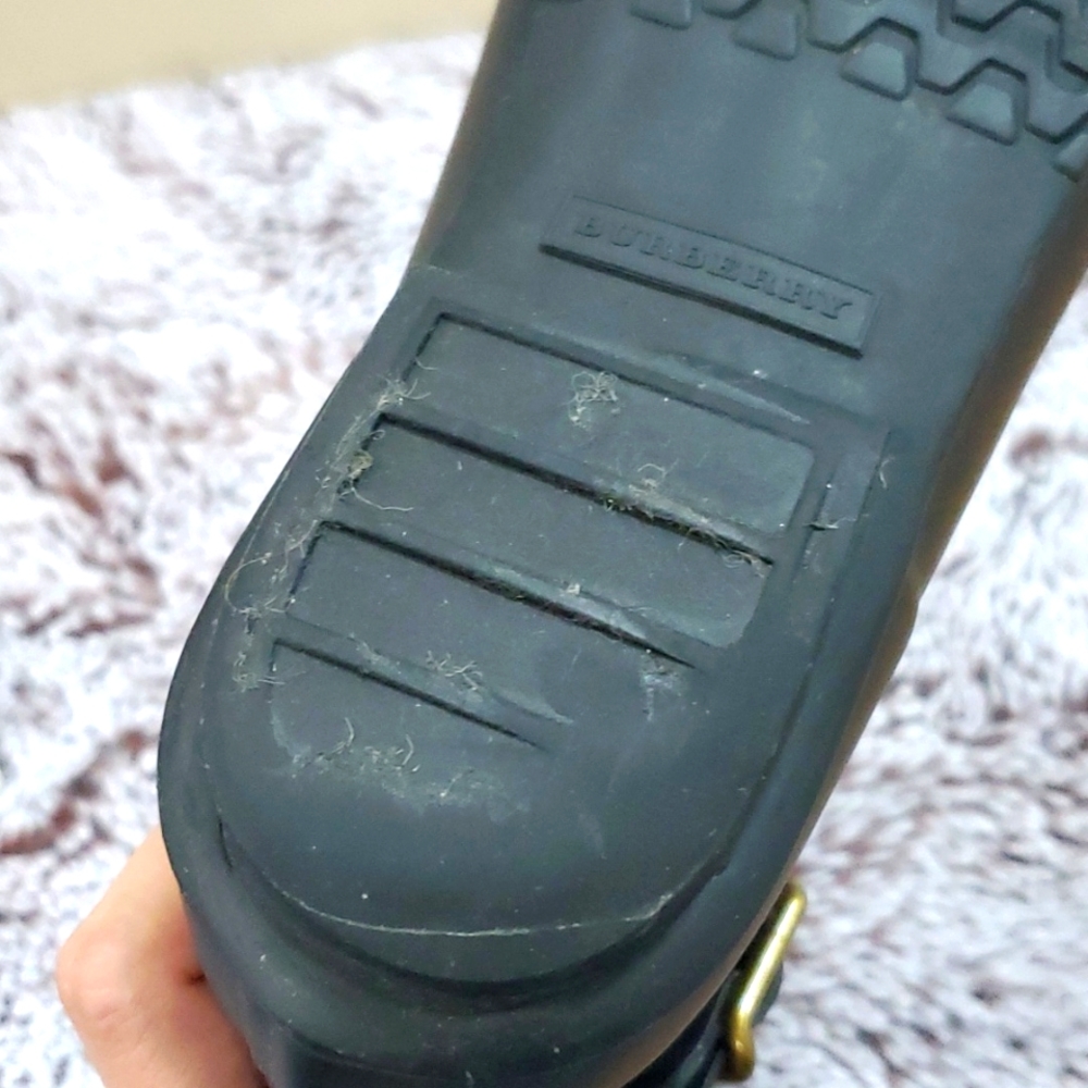 Authentic Burberry Nova Check Rain Boots - Picture 9 of 15